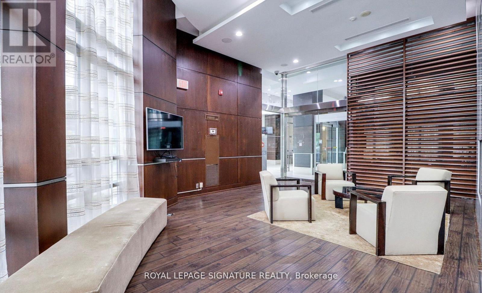 1602 - 330 Burnhamthorpe Road, Mississauga, Ontario  L5B 0E1 - Photo 3 - W12732988