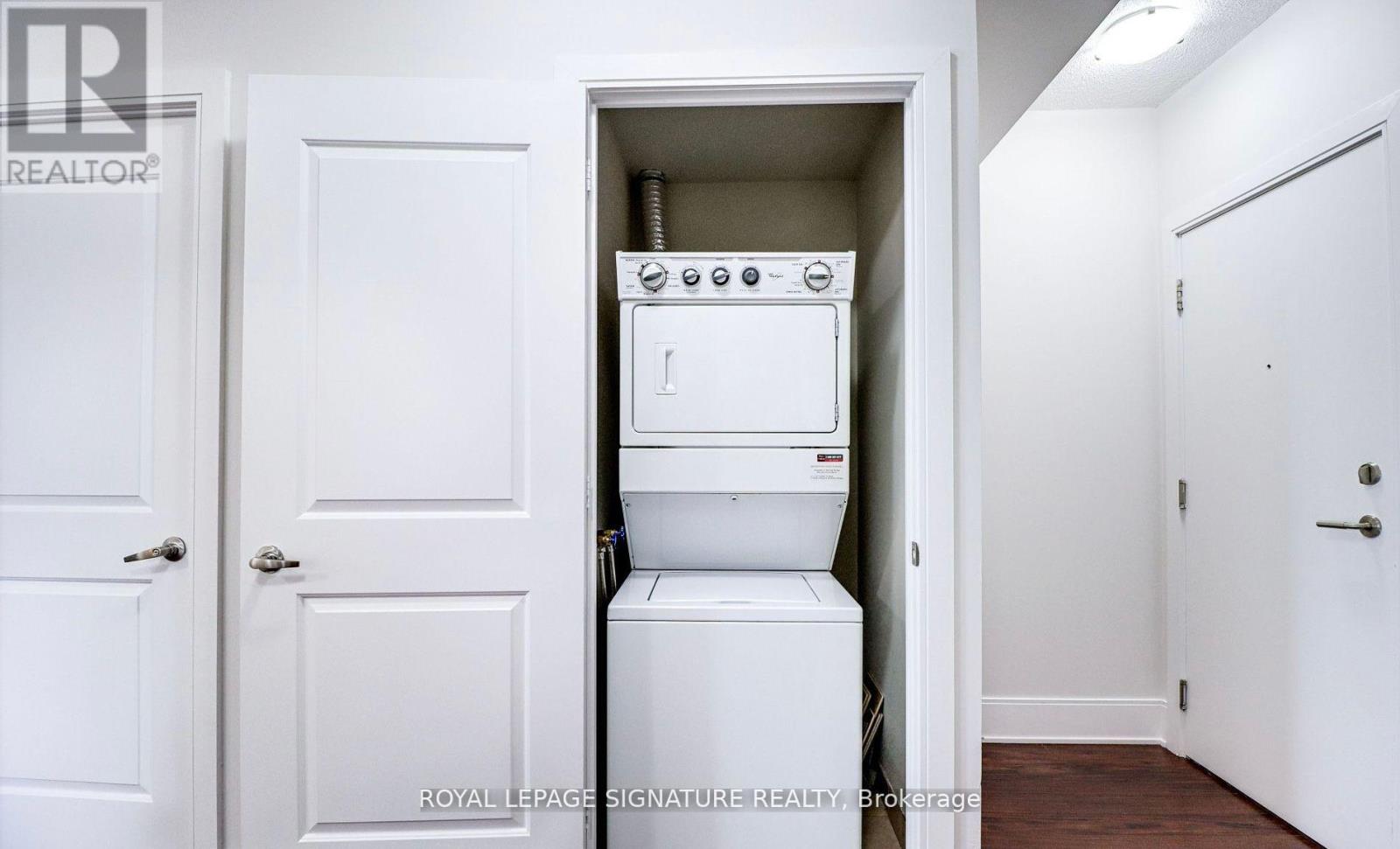 1602 - 330 Burnhamthorpe Road, Mississauga, Ontario  L5B 0E1 - Photo 9 - W12732988