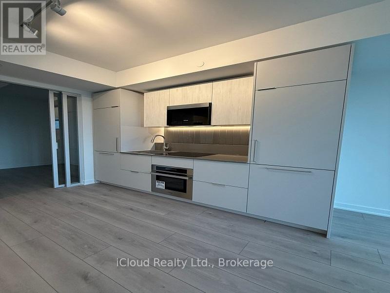 517 - 1 Fairview Road E, Mississauga, Ontario  L5A 4C6 - Photo 7 - W12732990