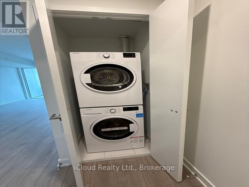 517 - 1 Fairview Road E, Mississauga, Ontario  L5A 4C6 - Photo 9 - W12732990