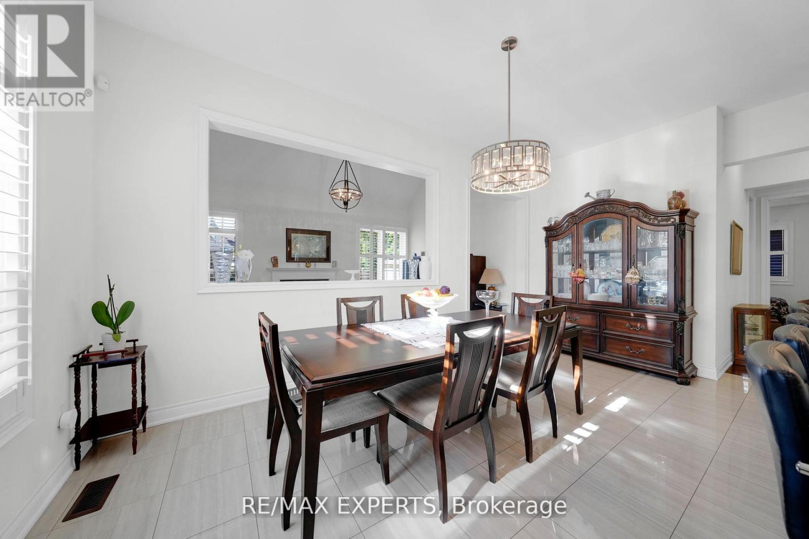 10 Falkland Road, Brampton, Ontario  L6P 4C3 - Photo 14 - W12732996