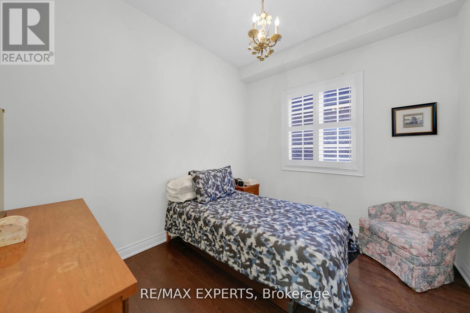 10 Falkland Road, Brampton, Ontario  L6P 4C3 - Photo 17 - W12732996