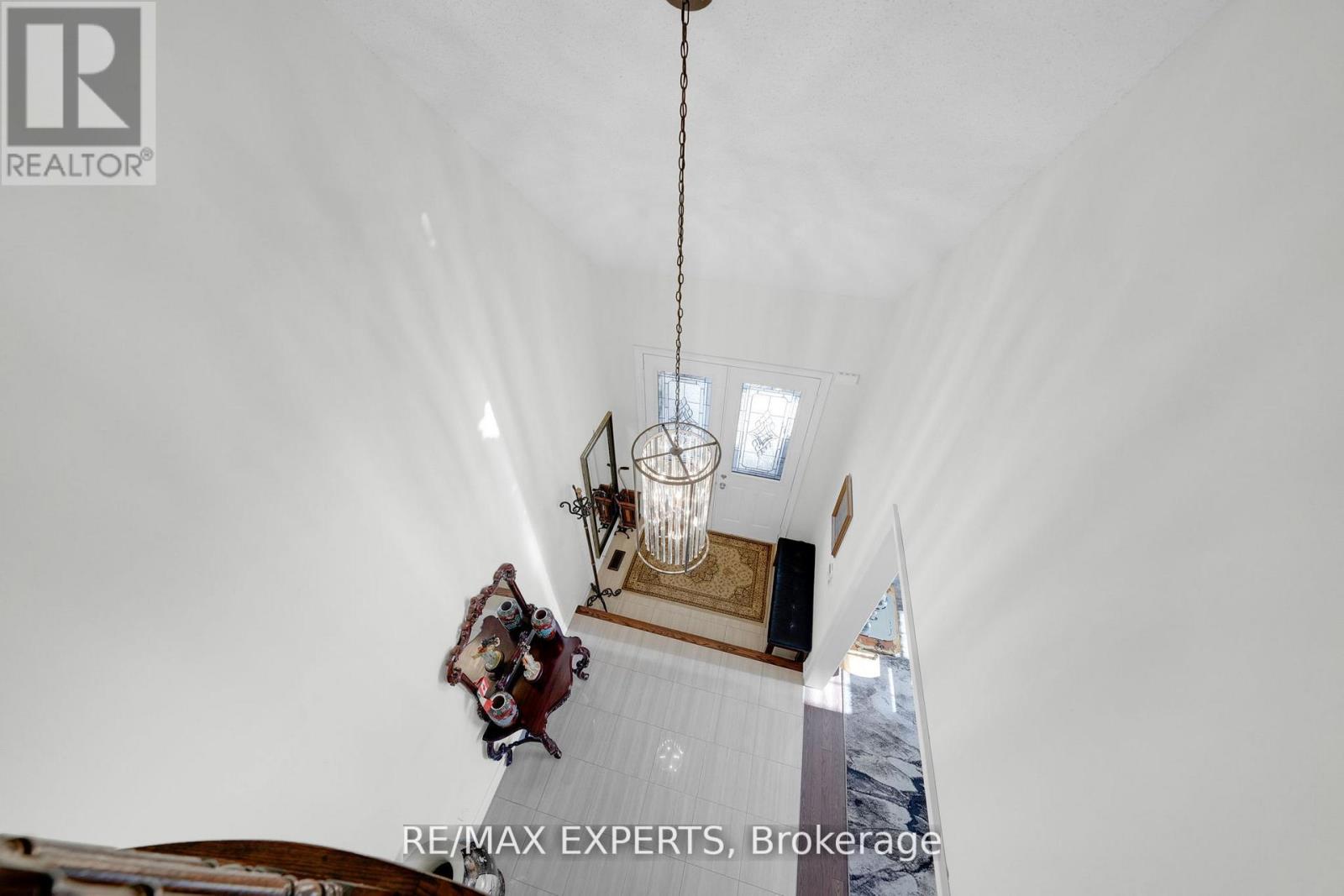 10 Falkland Road, Brampton, Ontario  L6P 4C3 - Photo 25 - W12732996