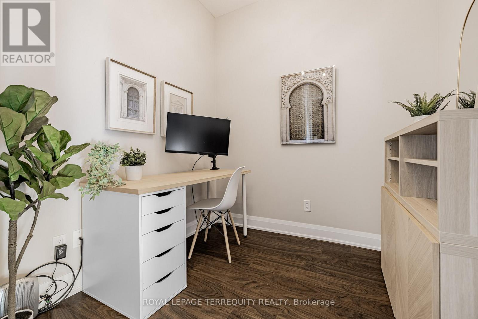 401 - 35 Fontenay Court, Toronto, Ontario  M9A 0E2 - Photo 11 - W12733008