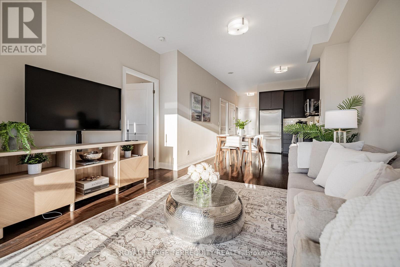 401 - 35 Fontenay Court, Toronto, Ontario  M9A 0E2 - Photo 13 - W12733008