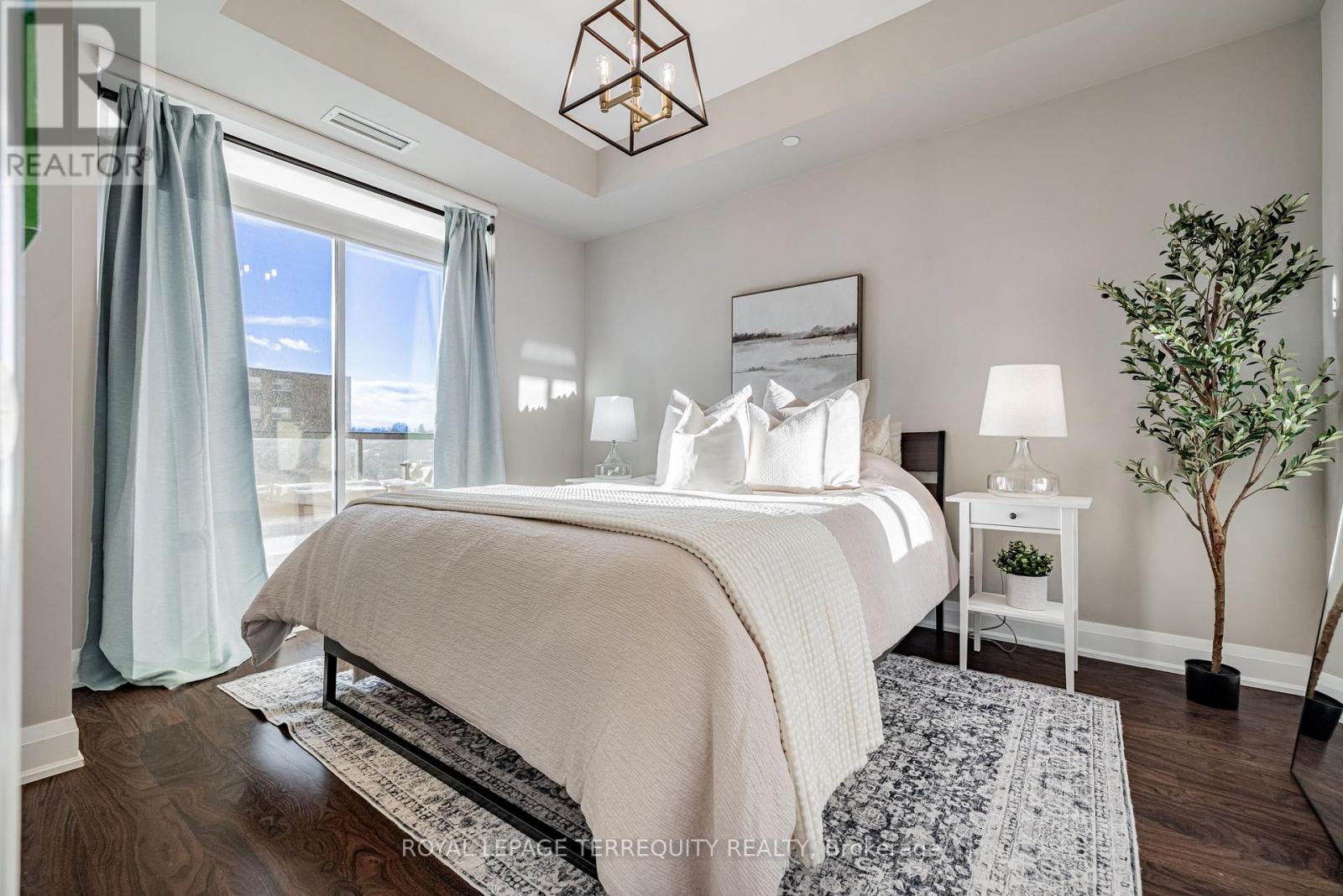 401 - 35 Fontenay Court, Toronto, Ontario  M9A 0E2 - Photo 9 - W12733008