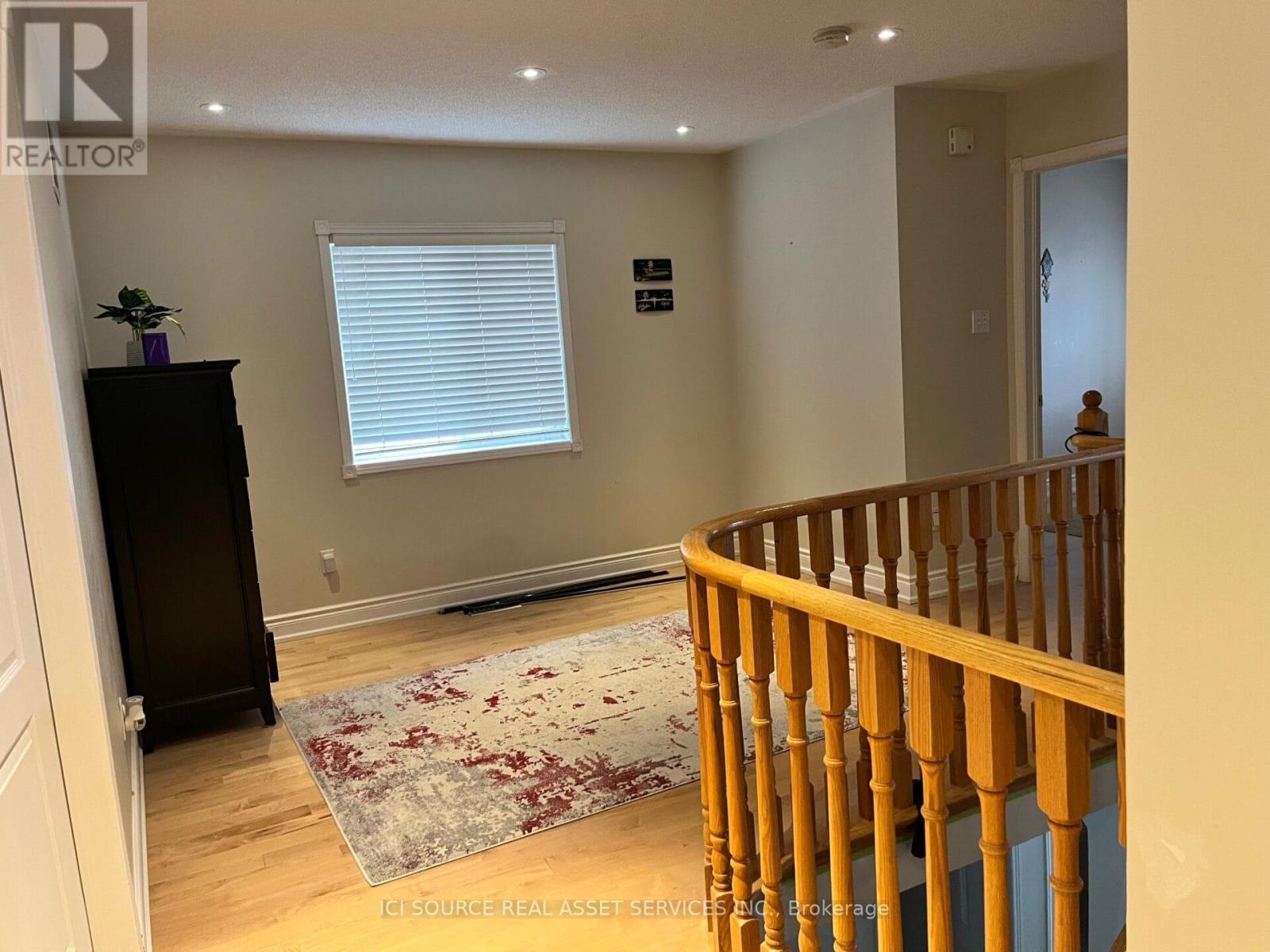 Upper - 36 Newark Way, Brampton, Ontario  L7A 2W8 - Photo 3 - W12733022