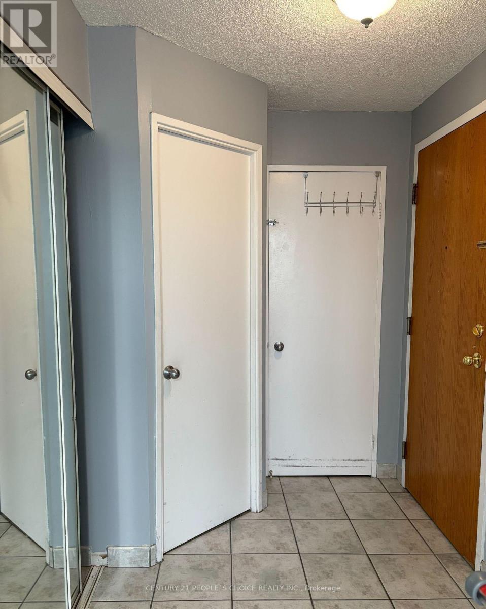 1601 - 61 Markbrook Lane, Toronto, Ontario  M9V 5E7 - Photo 3 - W12733094