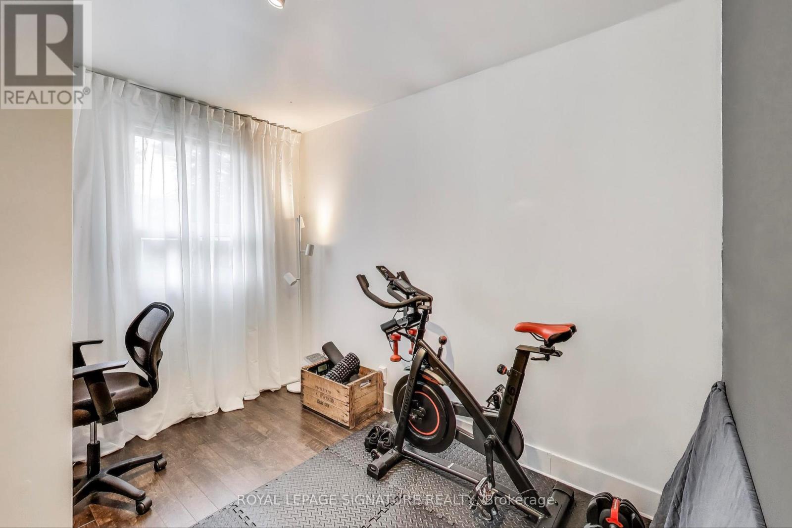 232 Pacific Avenue, Toronto, Ontario  M6P 2P5 - Photo 12 - W12733122