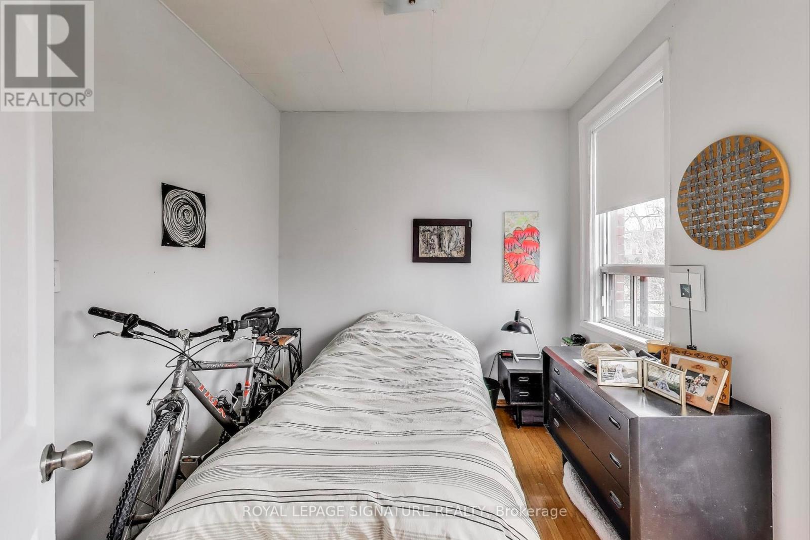 232 Pacific Avenue, Toronto, Ontario  M6P 2P5 - Photo 17 - W12733122