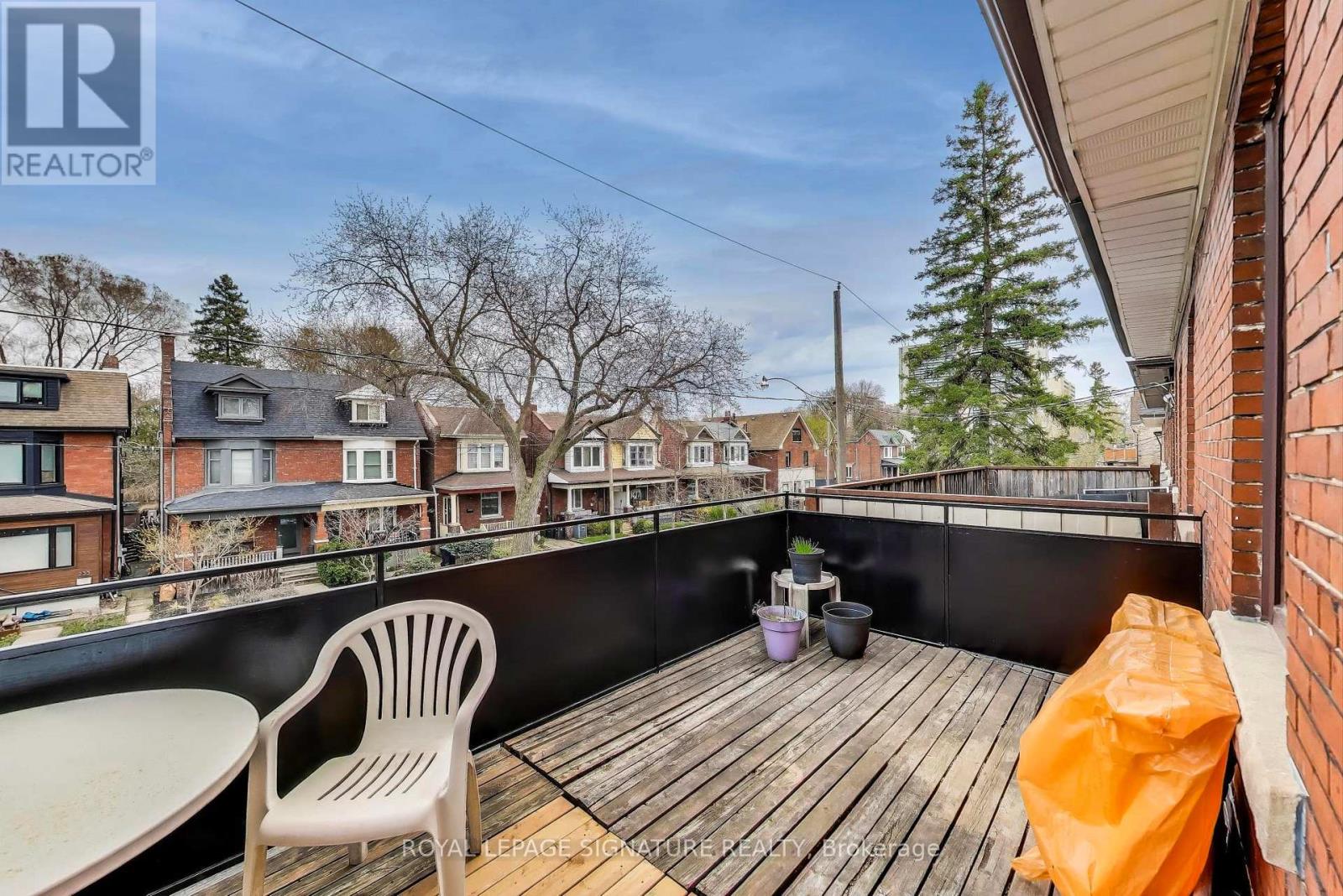 232 Pacific Avenue, Toronto, Ontario  M6P 2P5 - Photo 18 - W12733122