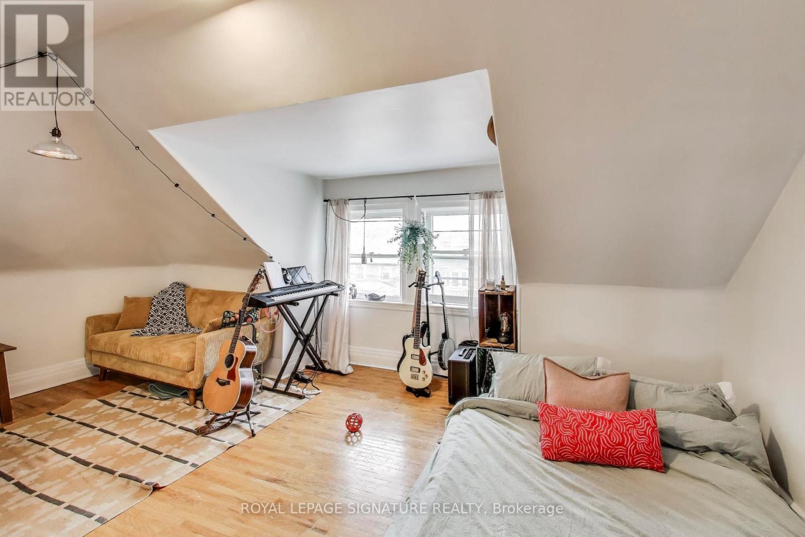 232 Pacific Avenue, Toronto, Ontario  M6P 2P5 - Photo 21 - W12733122