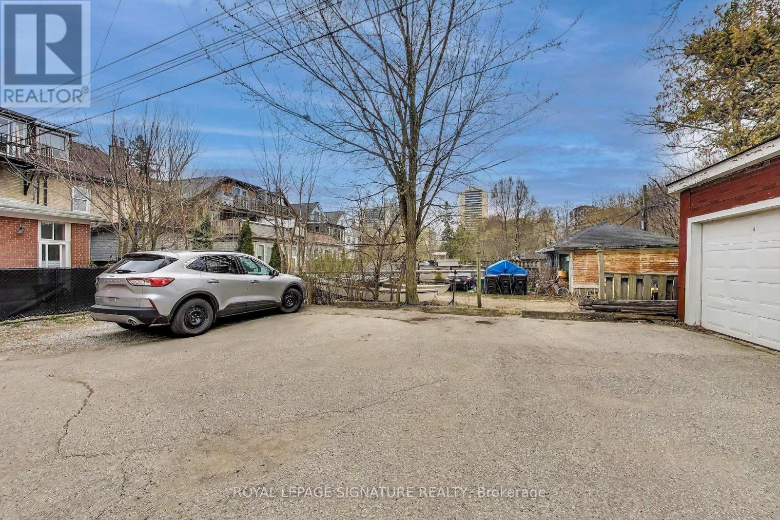 232 Pacific Avenue, Toronto, Ontario  M6P 2P5 - Photo 40 - W12733122