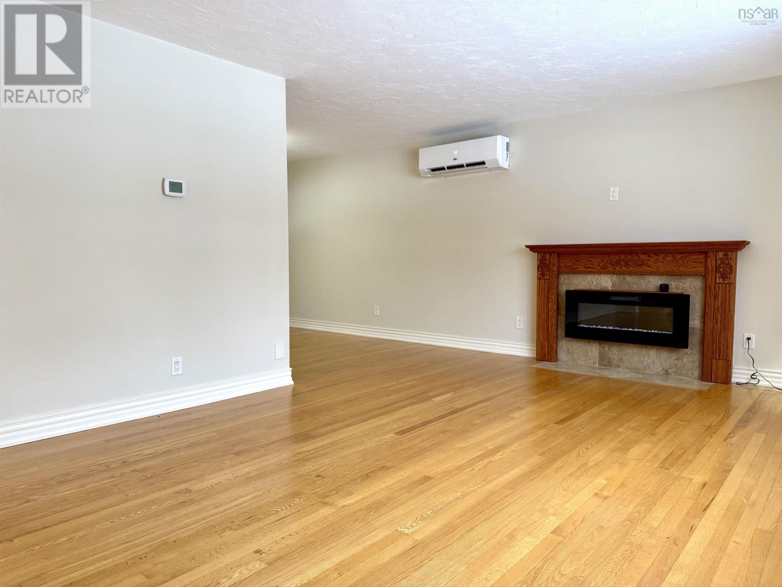 27 Regent Street, Amherst, Nova Scotia  B4H 3S8 - Photo 12 - 202600107