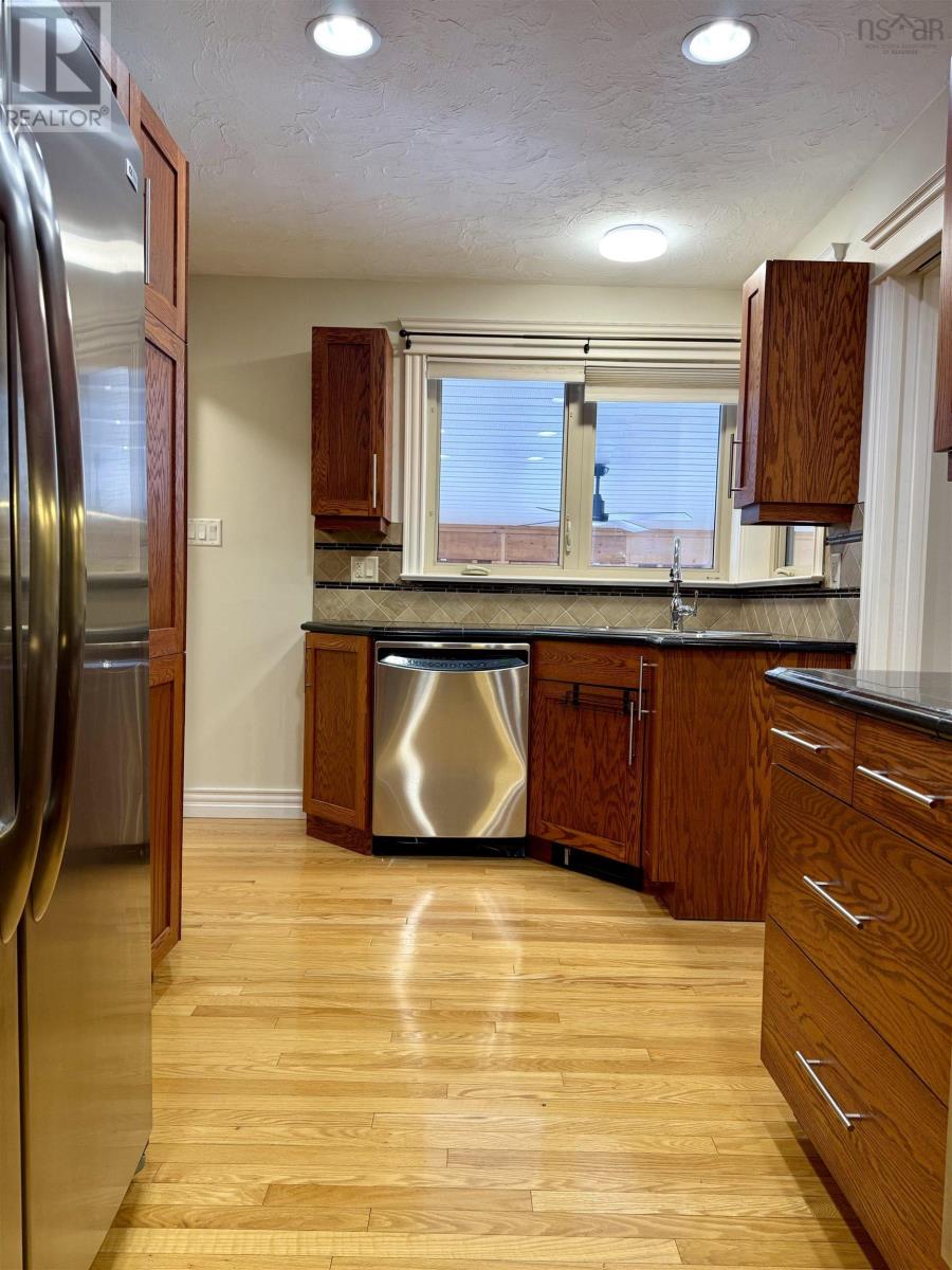 27 Regent Street, Amherst, Nova Scotia  B4H 3S8 - Photo 16 - 202600107