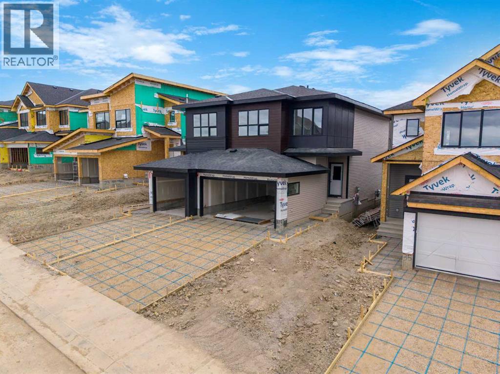 31 Heritage Heath, Cochrane, Alberta  T4C 3L3 - Photo 1 - A2262932