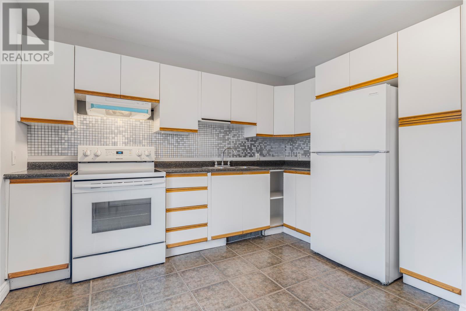 143 Lemarchant Road, St. John's, Newfoundland & Labrador  A1C 2H3 - Photo 6 - 1294031