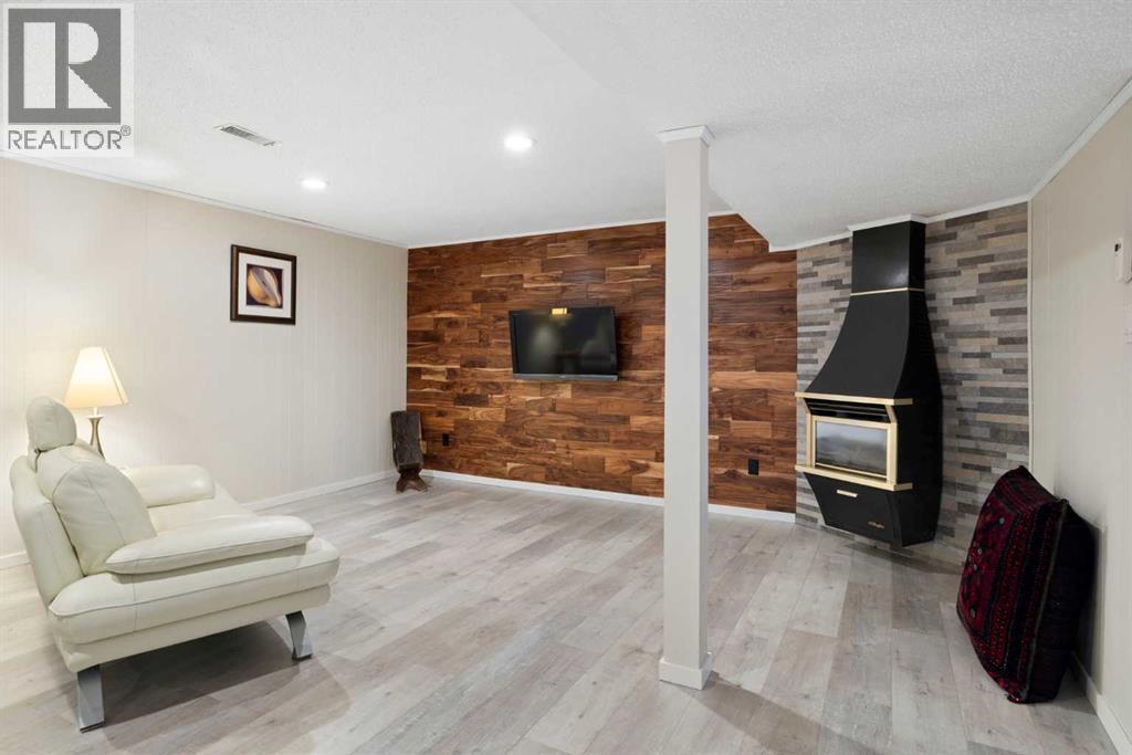 3511 Lakeside Crescent Sw, Calgary, Alberta  T3E 6A7 - Photo 30 - A2281740