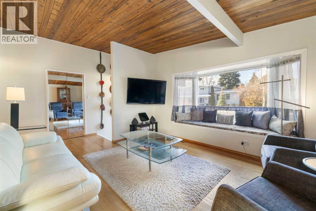 3511 Lakeside Crescent Sw, Calgary, Alberta  T3E 6A7 - Photo 7 - A2281740