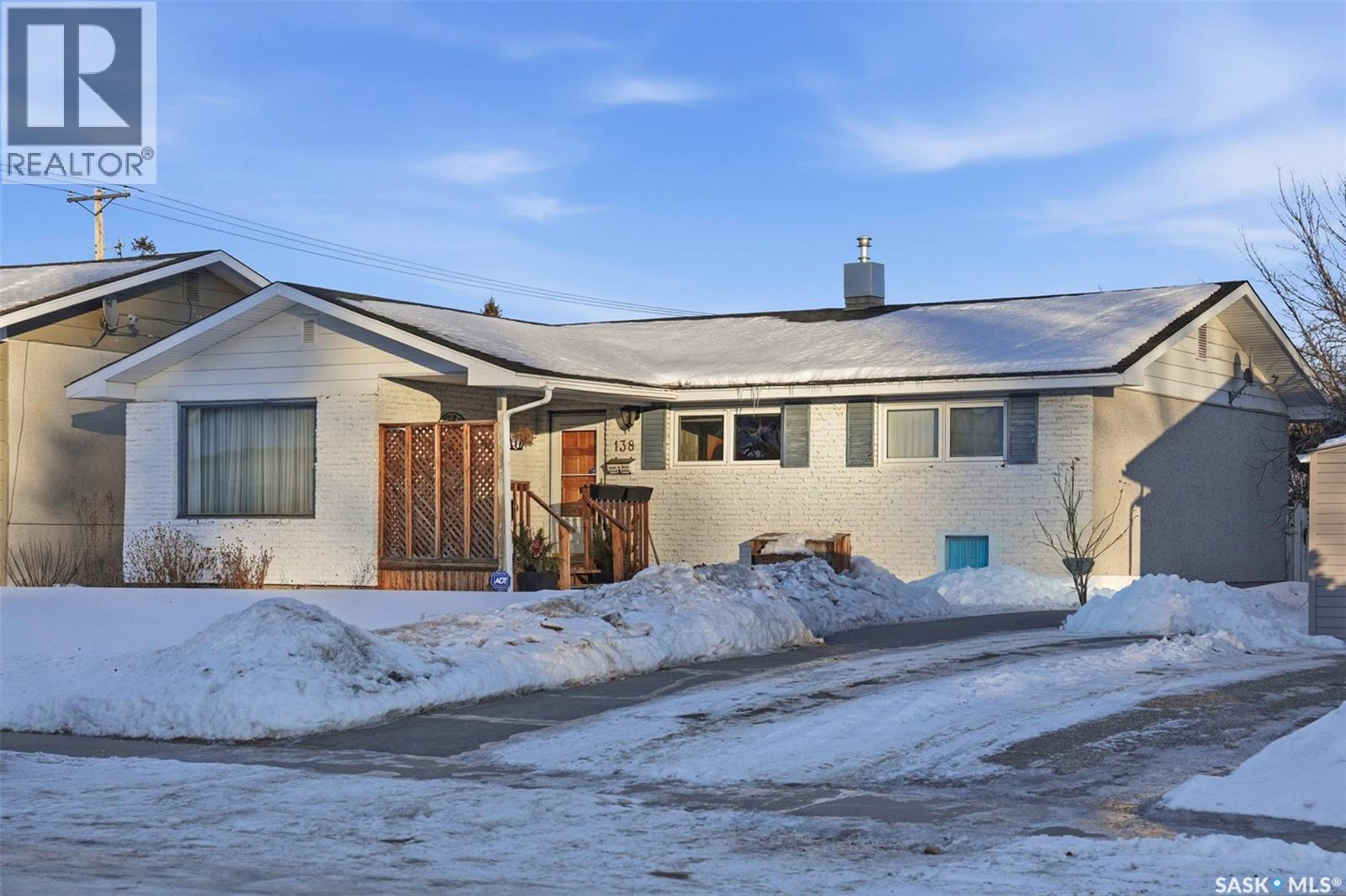 138 Maclean Crescent, Saskatoon, Saskatchewan  S7J 2R7 - Photo 2 - SK027489