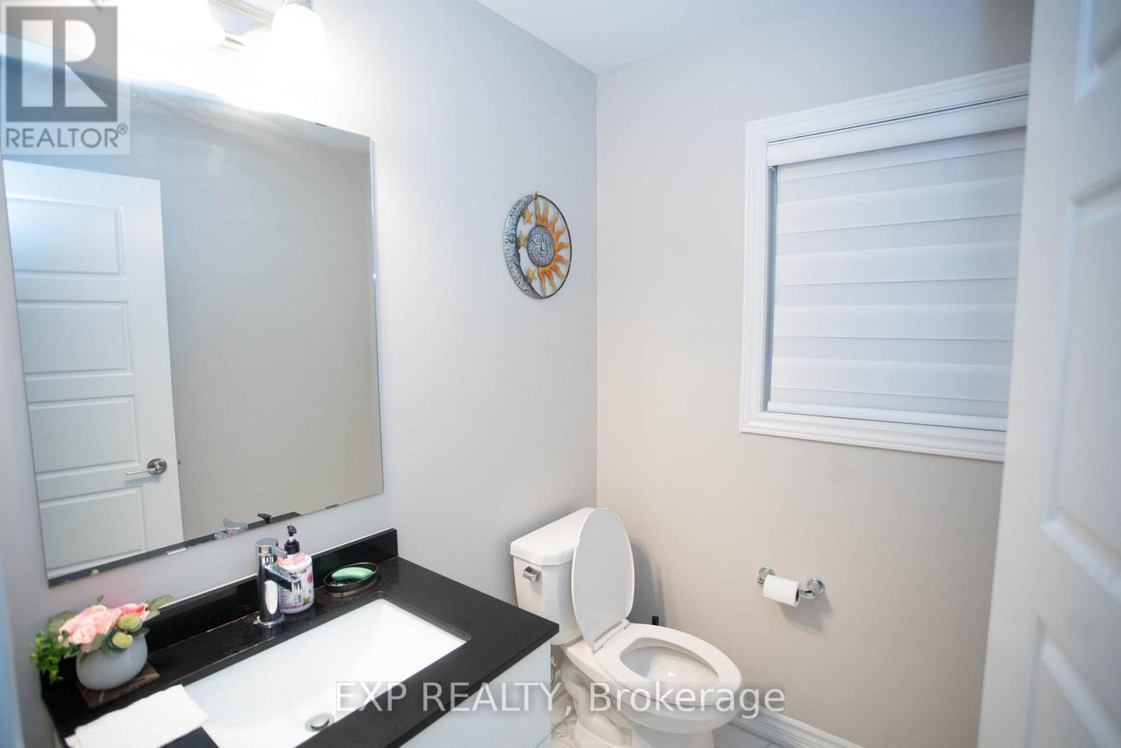 447 Bergamot Avenue, Milton, Ontario  L9T 1E9 - Photo 4 - W12732300