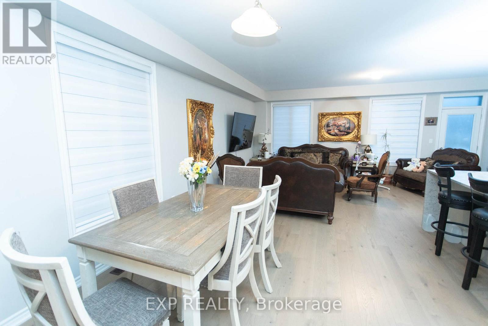 447 Bergamot Avenue, Milton, Ontario  L9T 1E9 - Photo 8 - W12732300