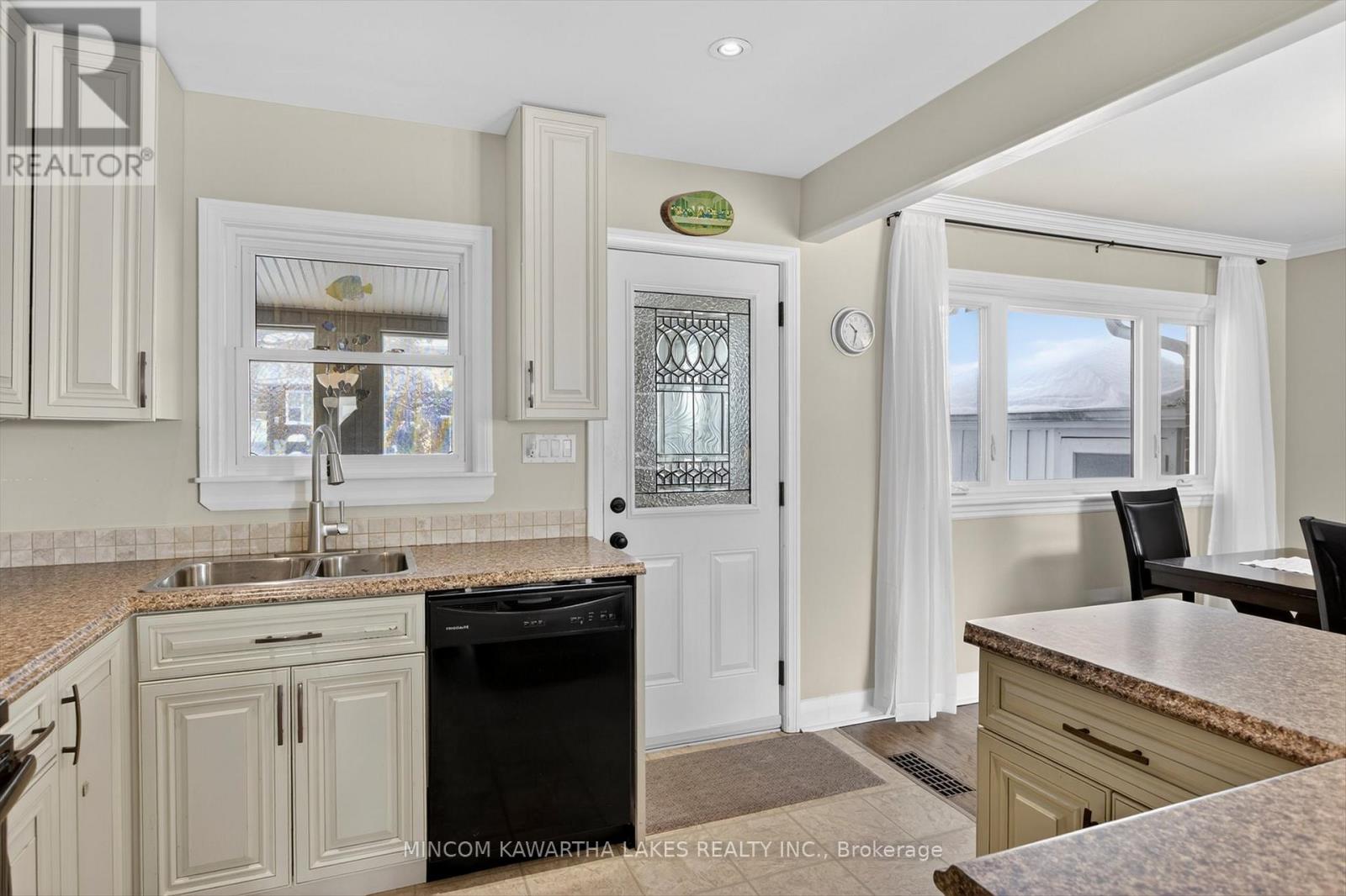 630 Sherbrooke Street, Peterborough, Ontario  K9J 2P6 - Photo 14 - X12733266