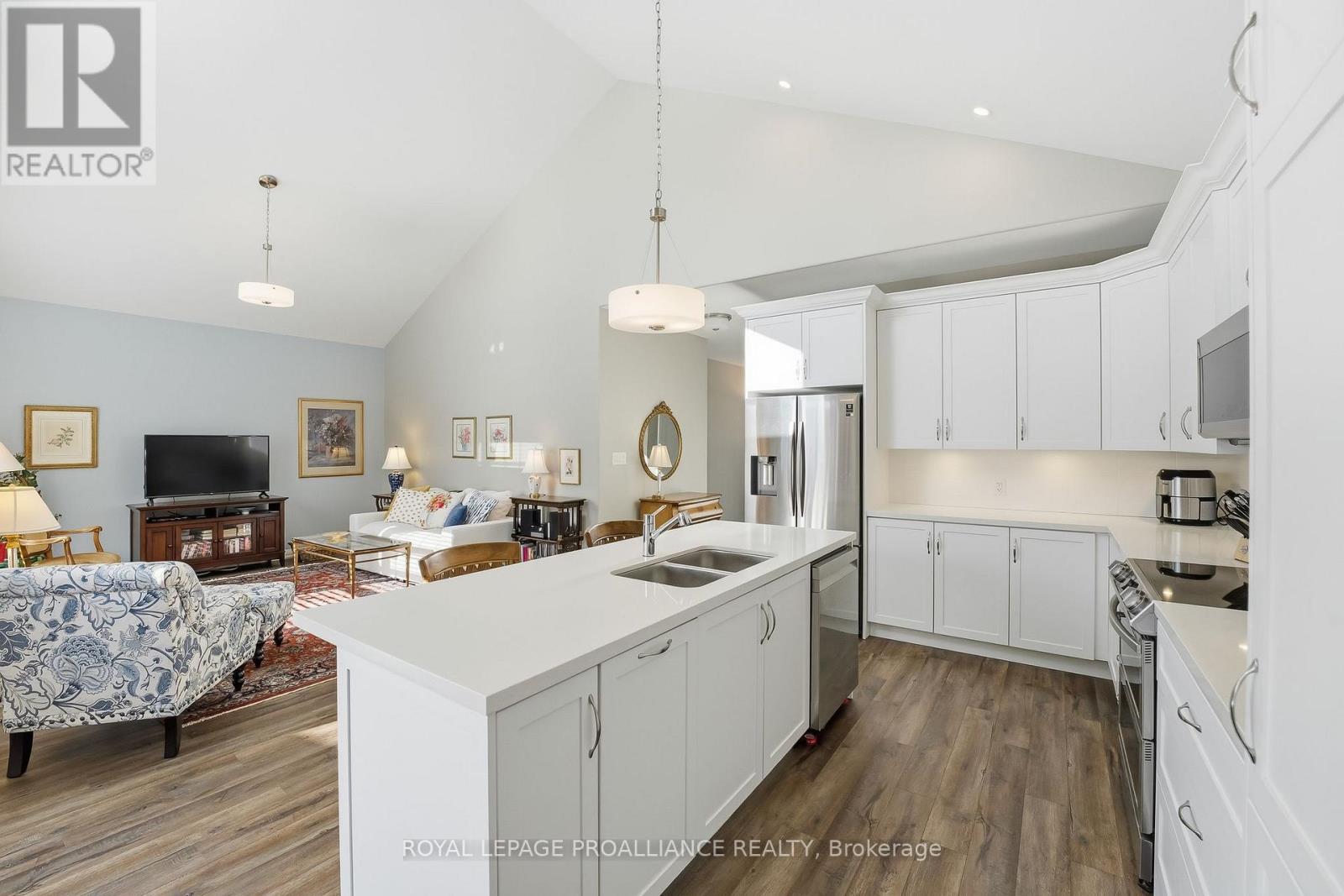 223 Strachan Street, Port Hope, Ontario  L1A 0E7 - Photo 5 - X12733284