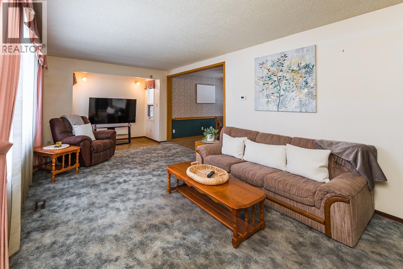 3670 Taft Place, Prince George, British Columbia  V2K 3E3 - Photo 3 - R3083648