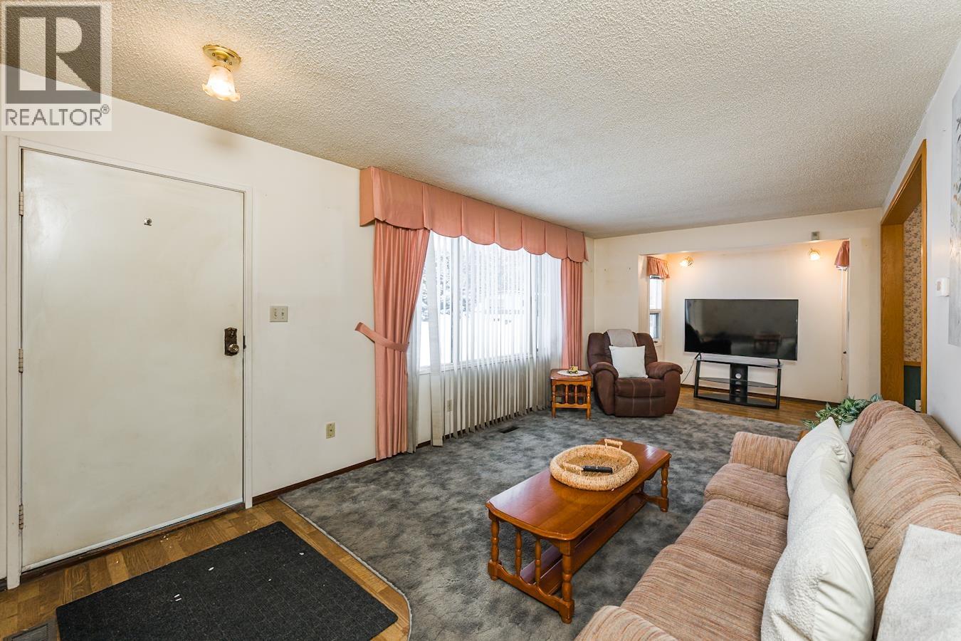 3670 Taft Place, Prince George, British Columbia  V2K 3E3 - Photo 5 - R3083648