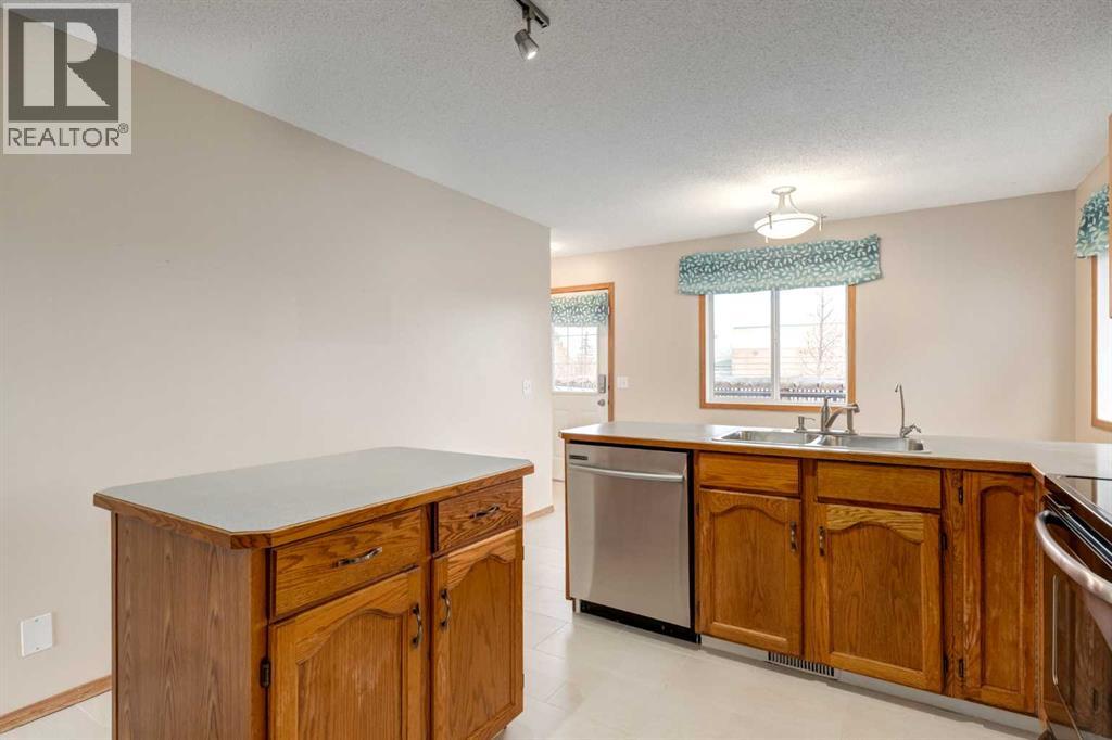 8 Canoe Circle Sw, Airdrie, Alberta  T4B 2L7 - Photo 15 - A2270603