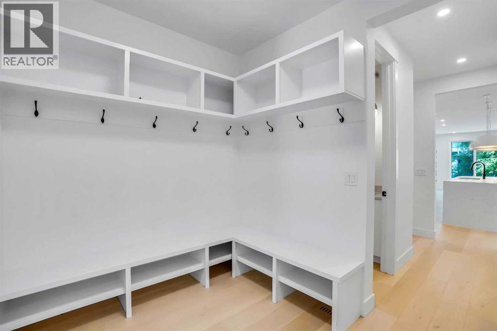 602 25 Avenue, Calgary, Alberta  T2E 1Y5 - Photo 4 - A2279514