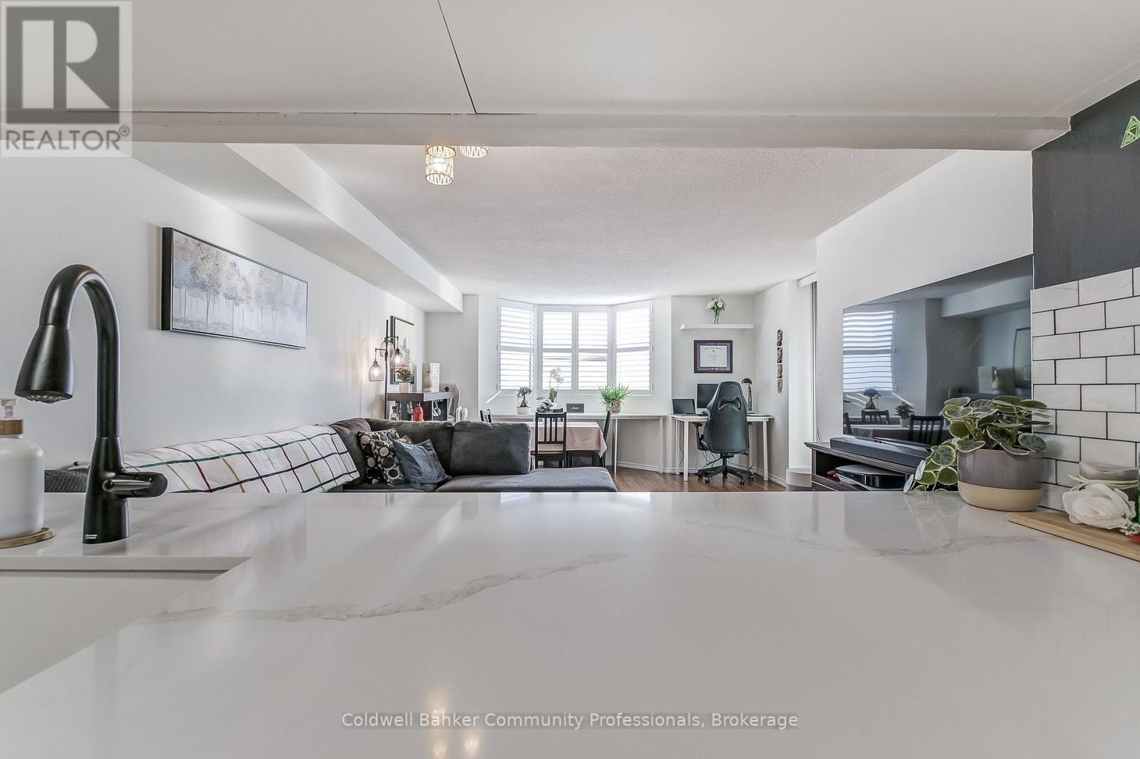 804 - 3845 Lake Shore Boulevard W, Toronto, Ontario  M8W 4Y3 - Photo 13 - W12733302