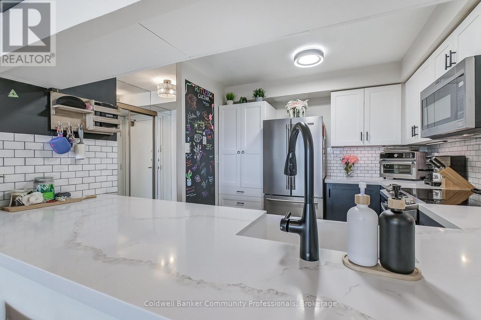 804 - 3845 Lake Shore Boulevard W, Toronto, Ontario  M8W 4Y3 - Photo 16 - W12733302