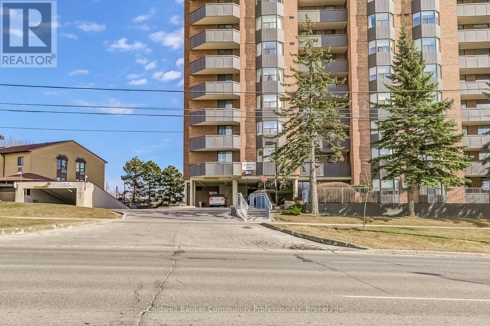 804 - 3845 Lake Shore Boulevard W, Toronto, Ontario  M8W 4Y3 - Photo 3 - W12733302