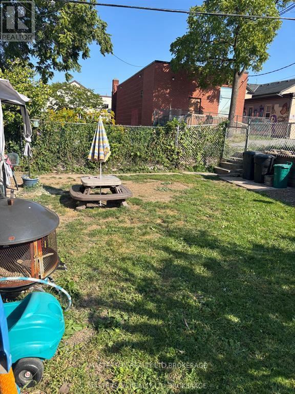 12 Chestnut Street E, St. Catharines, Ontario  L2T 1G5 - Photo 22 - X12733304