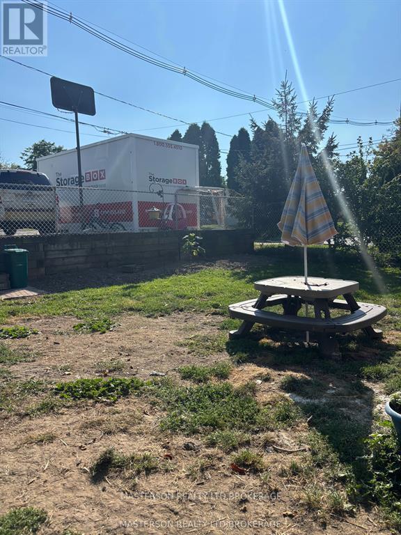 12 Chestnut Street E, St. Catharines, Ontario  L2T 1G5 - Photo 23 - X12733304