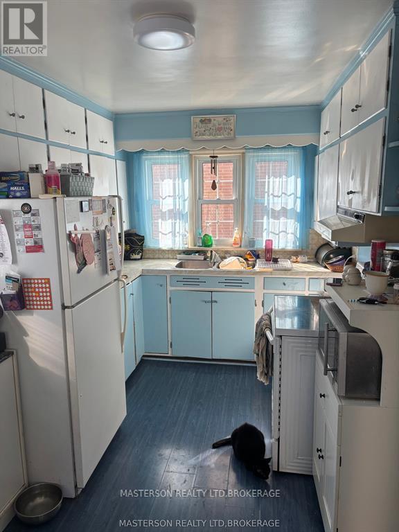 12 Chestnut Street E, St. Catharines, Ontario  L2T 1G5 - Photo 3 - X12733304