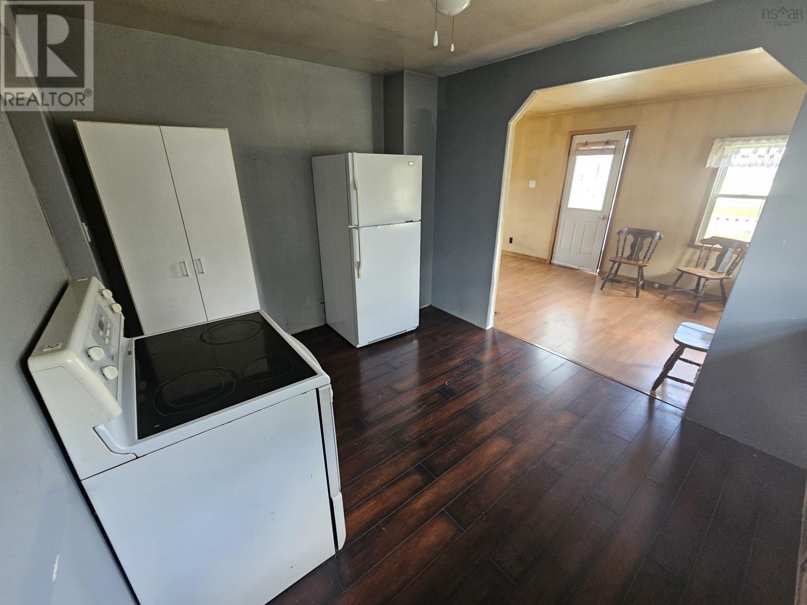 29 Cowan Street, Springhill, Nova Scotia  B0M 1X0 - Photo 9 - 202516659