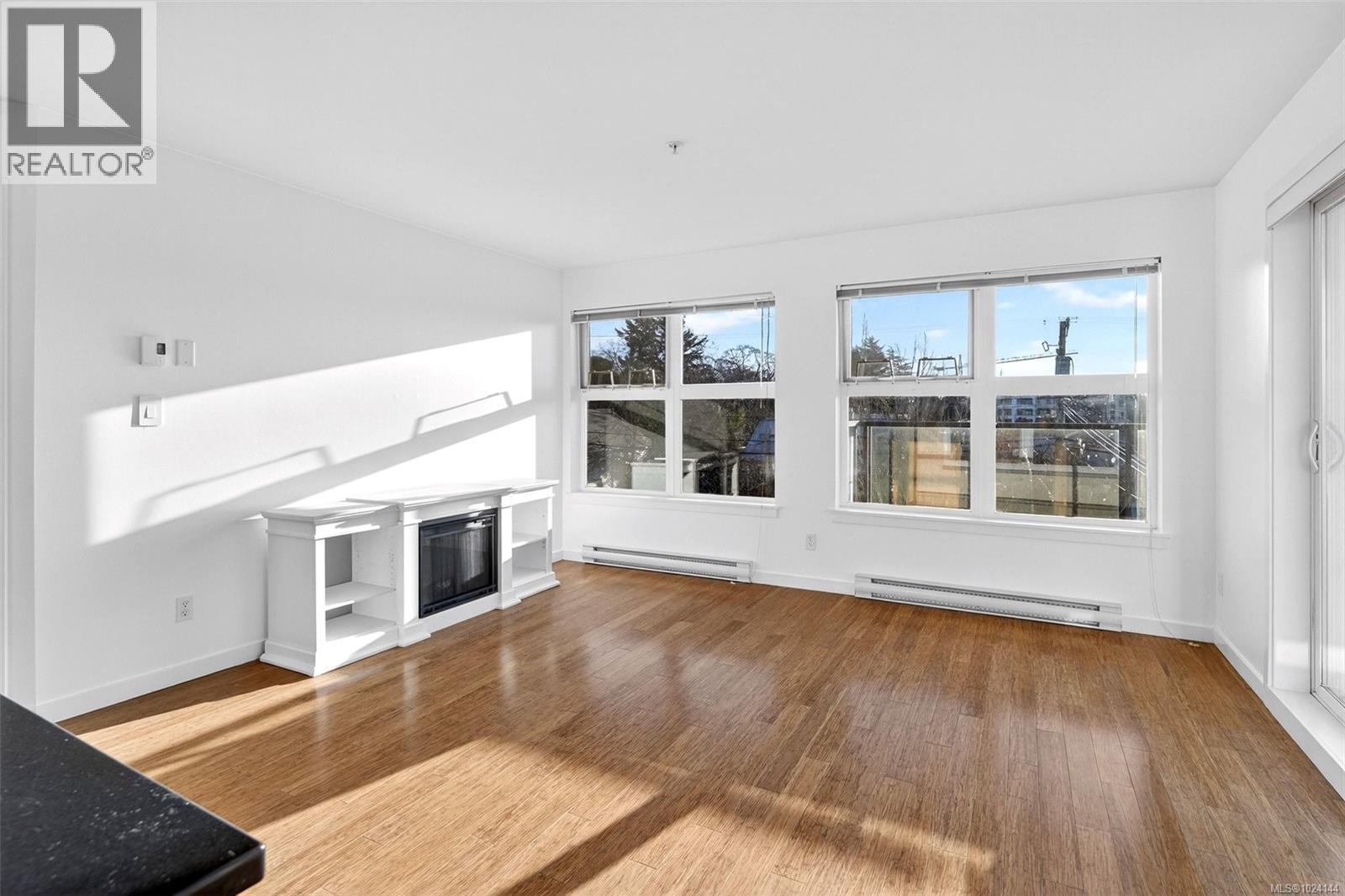 502 2940 Harriet Rd, Saanich, British Columbia  V9A 1T3 - Photo 6 - 1024144