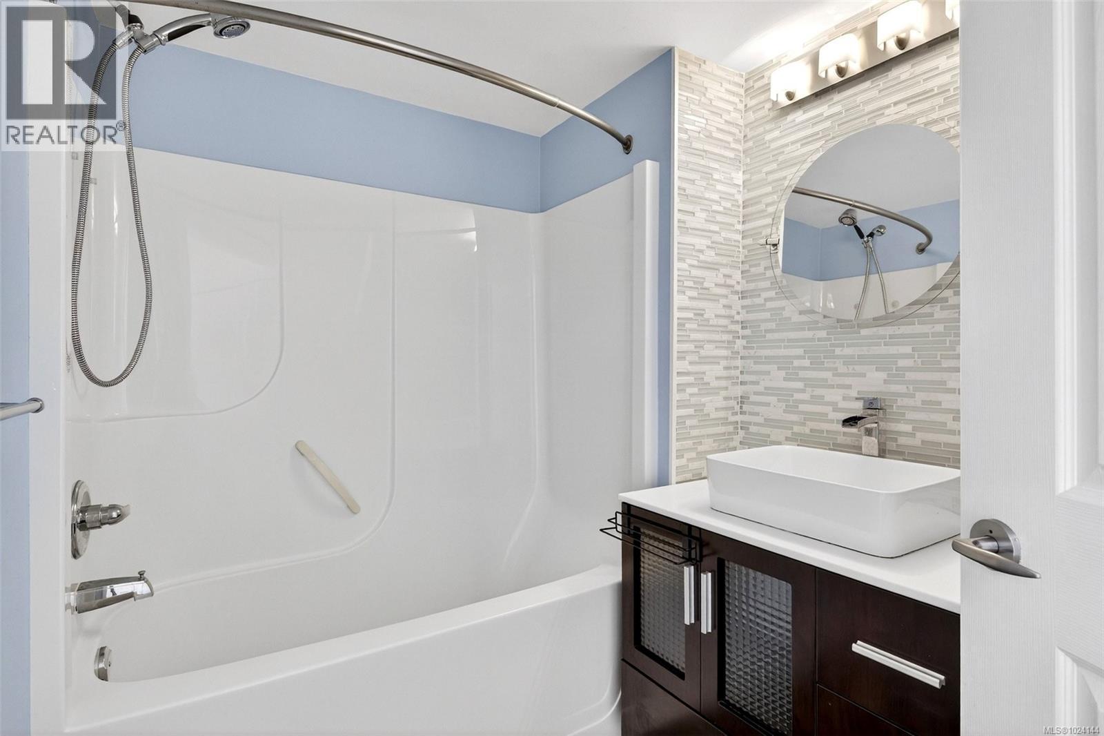 502 2940 Harriet Rd, Saanich, British Columbia  V9A 1T3 - Photo 19 - 1024144