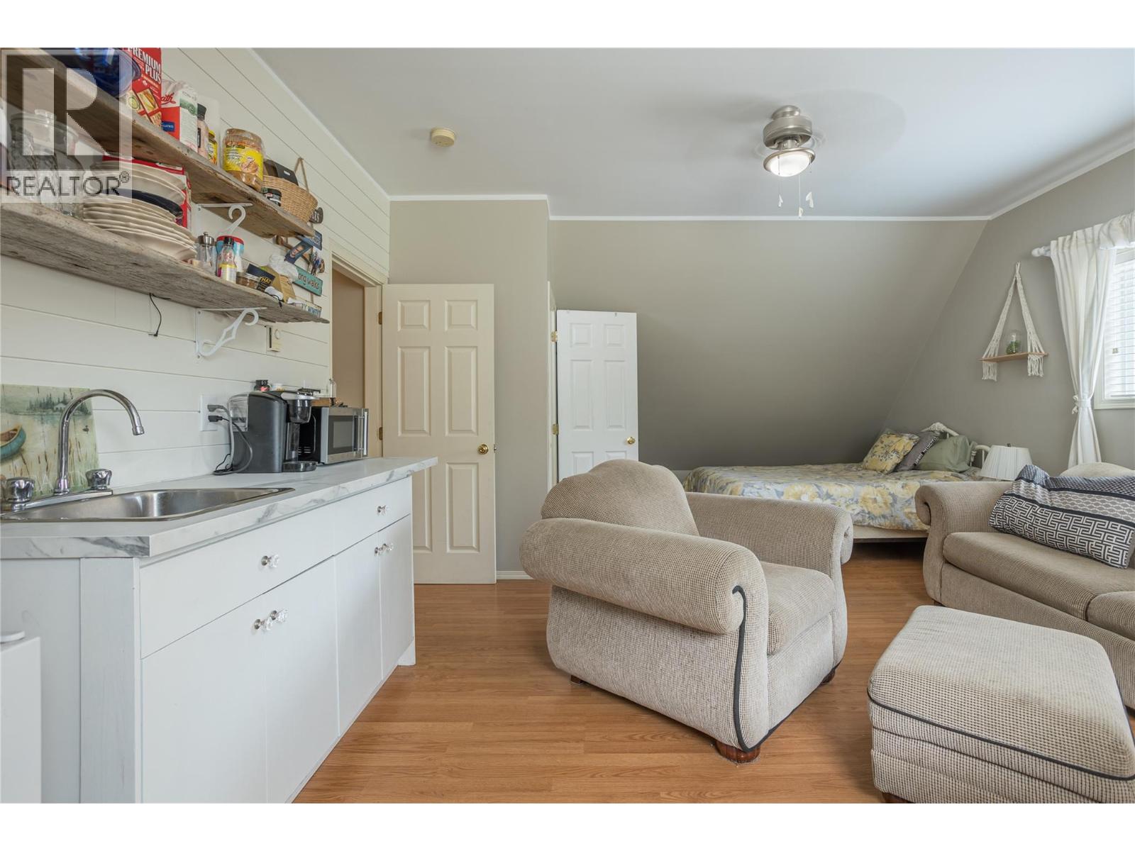 7704 97a Highway, Mara, British Columbia  V0E 2K0 - Photo 42 - 10373369