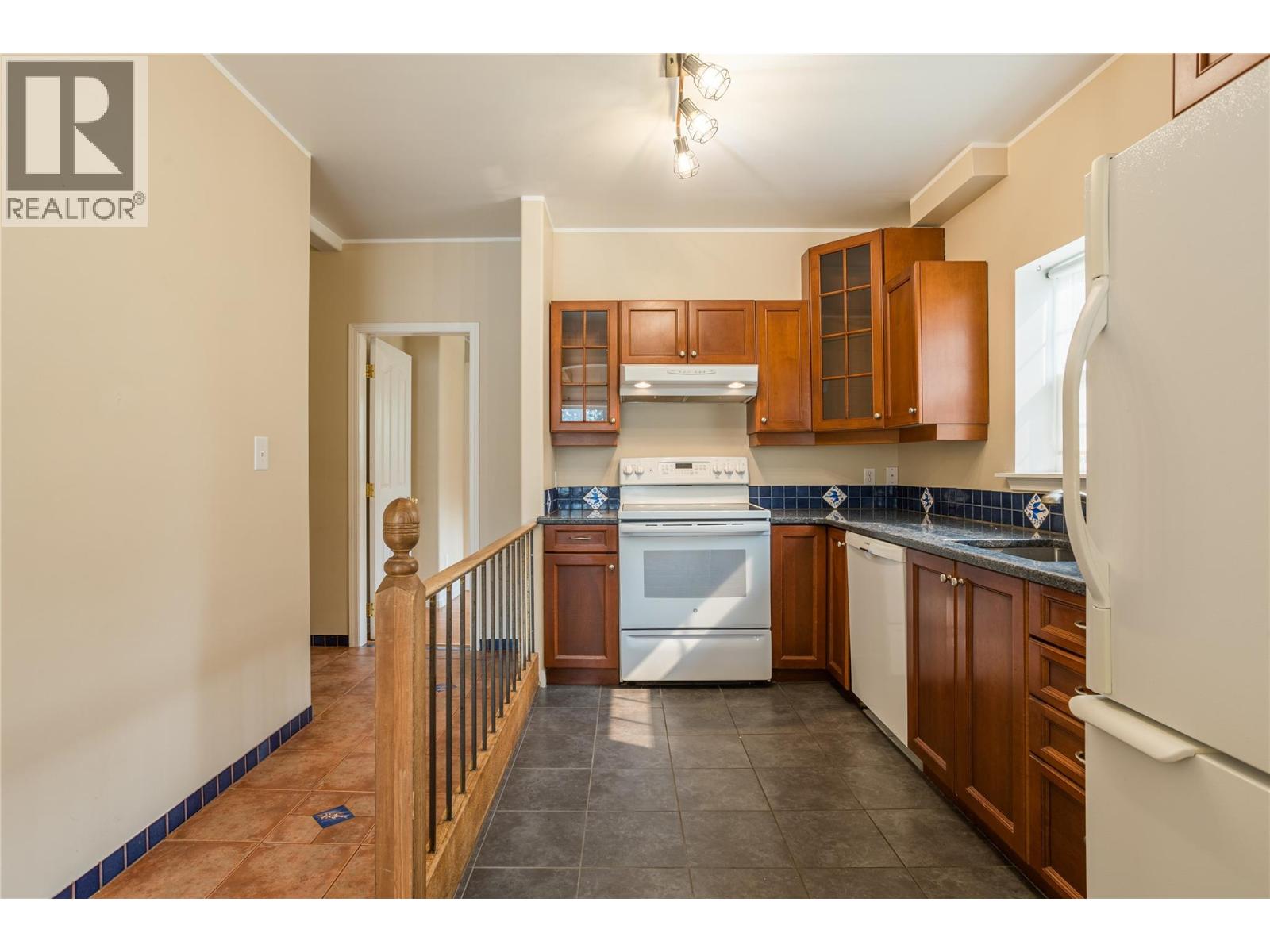 7704 97a Highway, Mara, British Columbia  V0E 2K0 - Photo 11 - 10373369