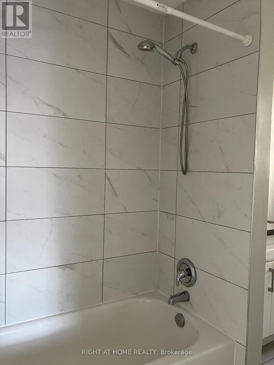 3 - 47 Dawes Road, Toronto, Ontario  M4C 5B1 - Photo 8 - E12733124