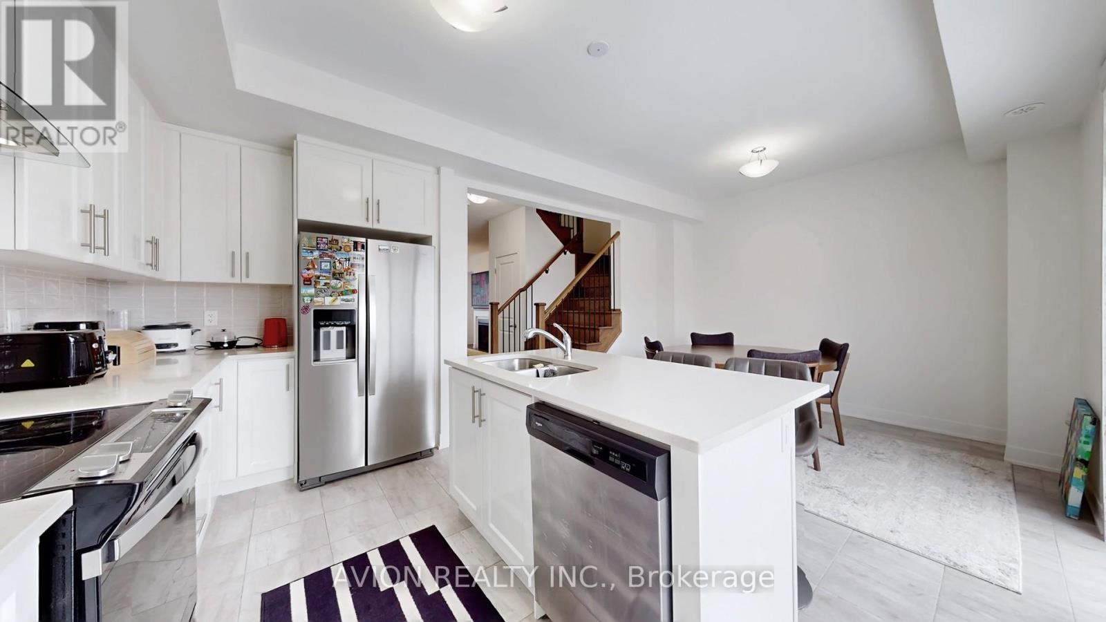 Upper - 7 Elkington Crescent, Whitby, Ontario  L1P 0L7 - Photo 11 - E12733156