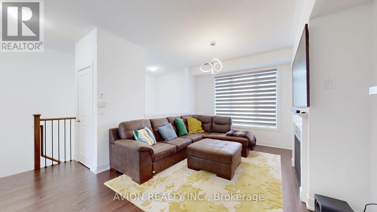 Upper - 7 Elkington Crescent, Whitby, Ontario  L1P 0L7 - Photo 3 - E12733156