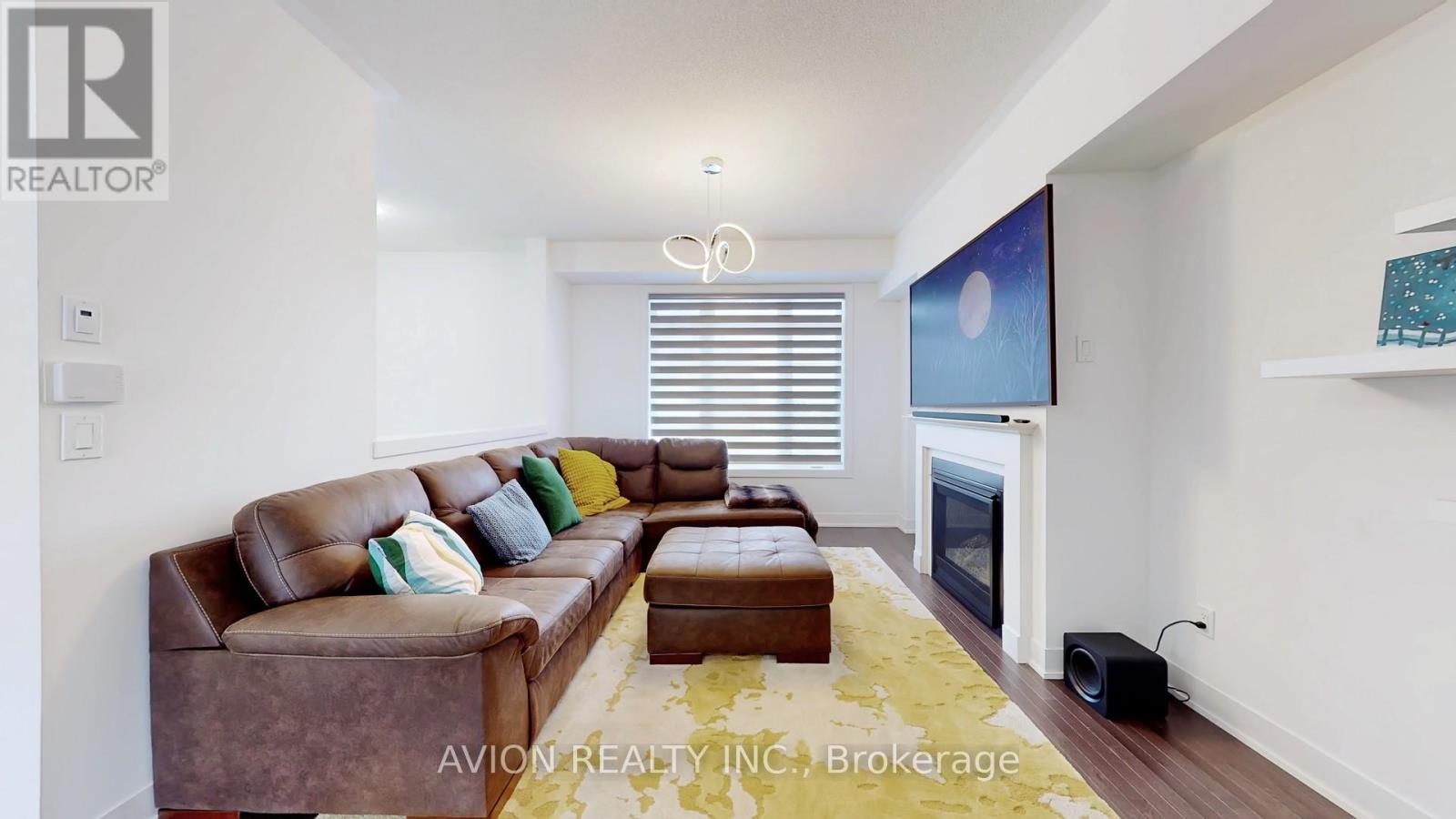 Upper - 7 Elkington Crescent, Whitby, Ontario  L1P 0L7 - Photo 4 - E12733156