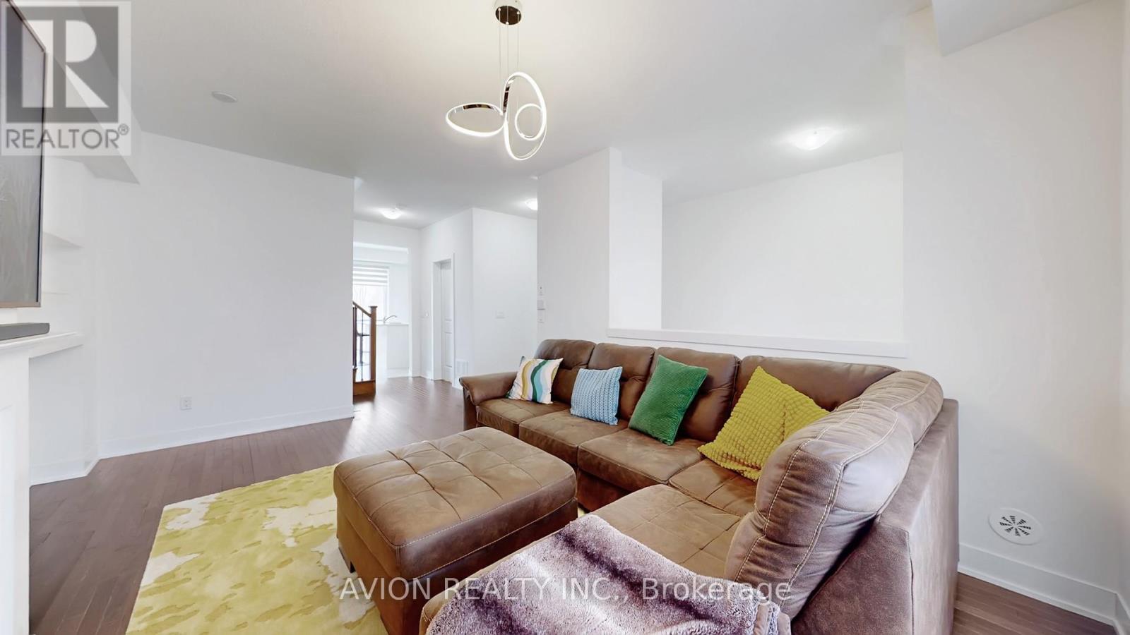 Upper - 7 Elkington Crescent, Whitby, Ontario  L1P 0L7 - Photo 7 - E12733156