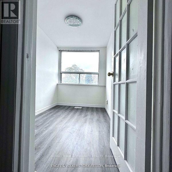 3547 St Clair Avenue E, Toronto, Ontario  M1K 1L6 - Photo 6 - E12733200