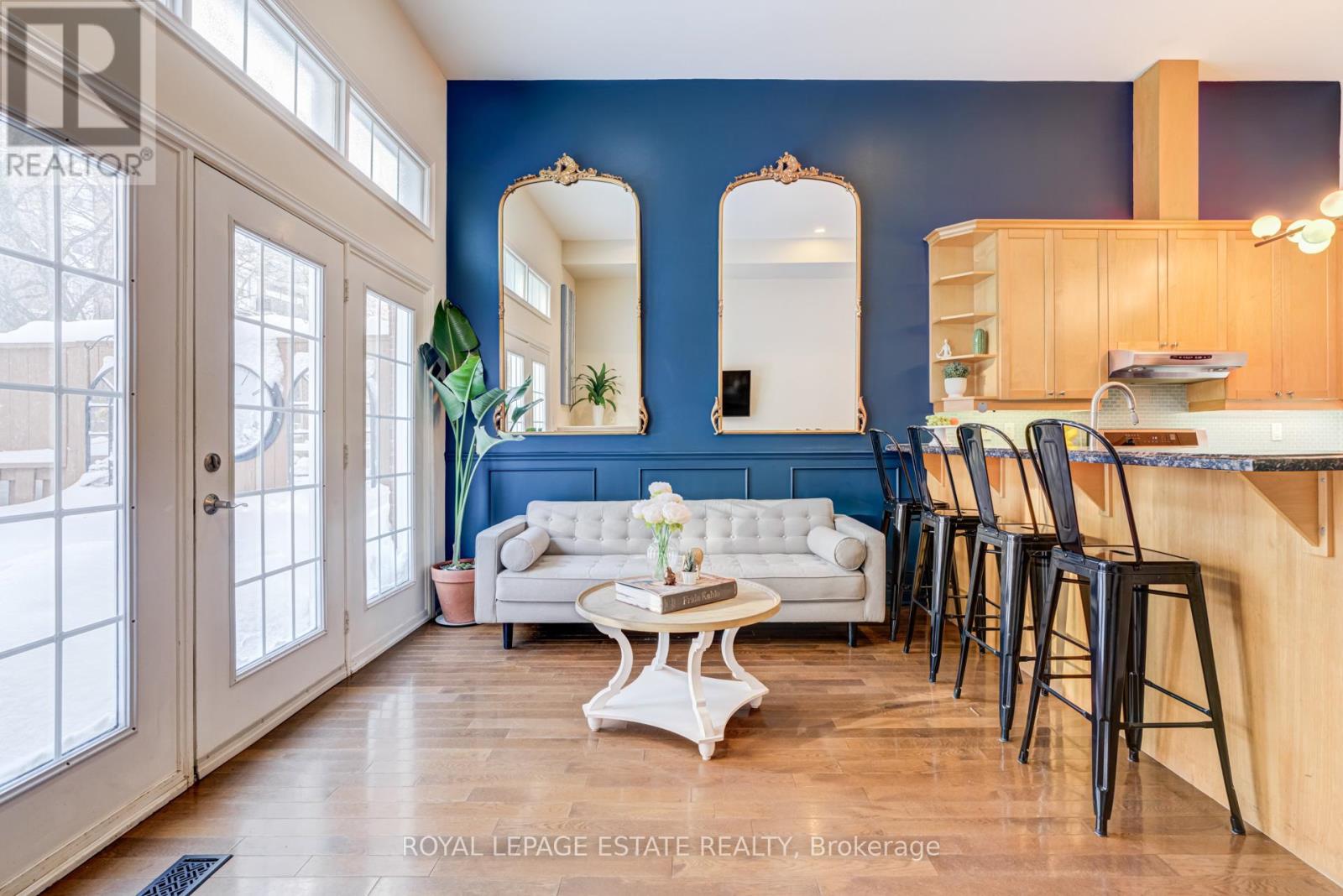 59 Halsey Avenue, Toronto, Ontario  M4B 1A6 - Photo 9 - E12733228